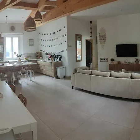 빌라 Ouest - House West